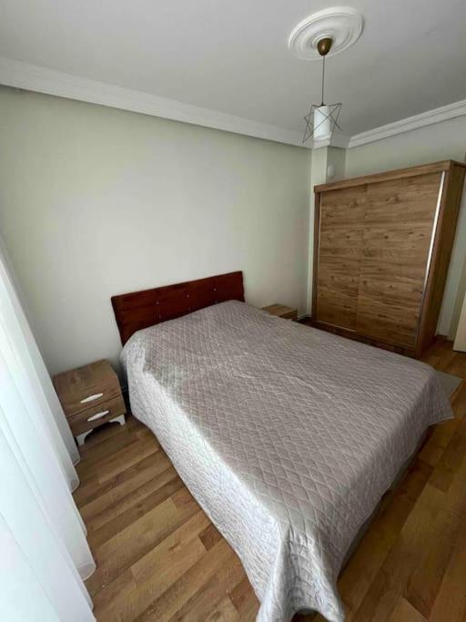 Apartment Cift Klimali, 110m2, 3+1, Metro 5dk, 1000mbps Inte Izmir